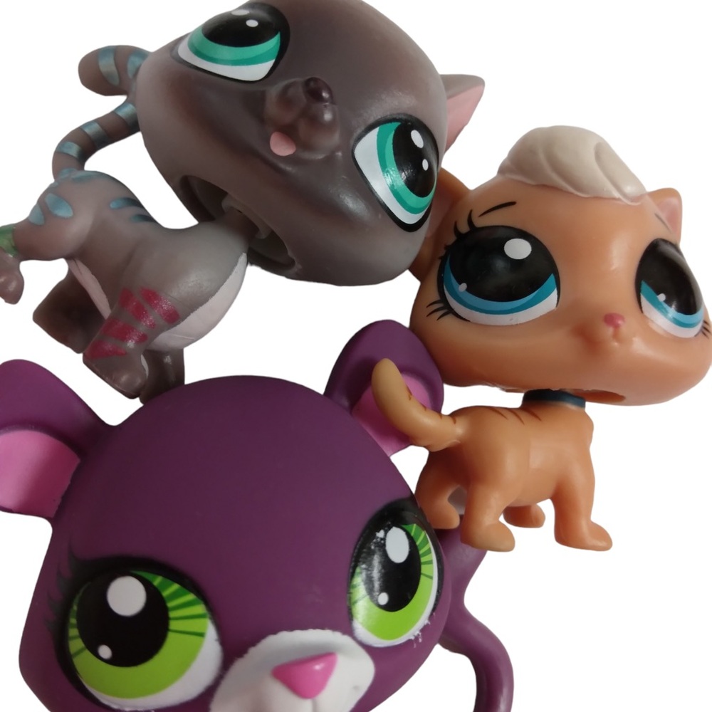 Littlest Pet Shop Cat Lot Light Eyes Janette El Gato Purple Panther Milkbone